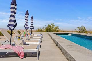 Sky Ranch Noir Luxe Desert Compound with Pool Sauna Stargazing - 9
