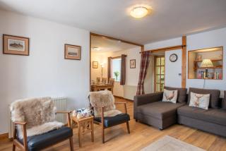 Traditional Highland Cottage Near Loch Ness - Drumnadrochit - 9
