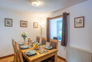 Traditional Highland Cottage Near Loch Ness - Drumnadrochit - 8