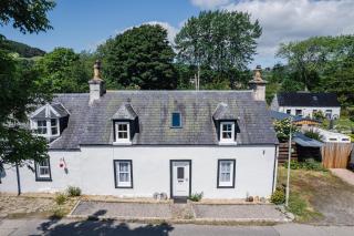 Traditional Highland Cottage Near Loch Ness - Drumnadrochit - 0