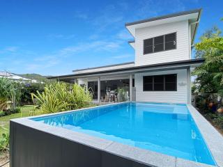 White Pandanus - Horseshoe Bay - 0