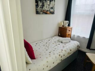St Joseph's Guest House - Southampton - 6