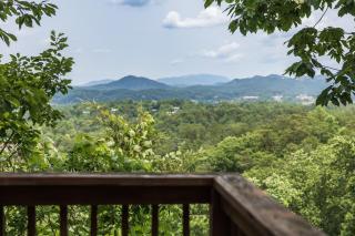 4BR Cabin, Mountain View, Hot Tub, and Deck! - 9
