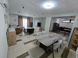 Downtown Cozy Loft - 3