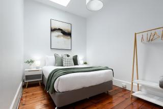 Charming Townhouse Steps Away from Shops - Launceston - 0
