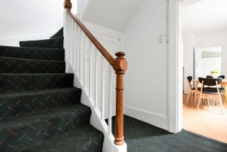 Charming Townhouse Steps Away from Shops - Launceston - 6