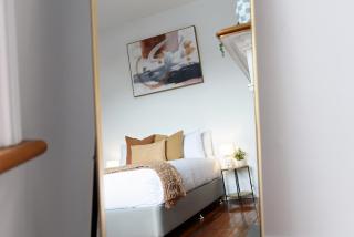 Charming Townhouse Steps Away from Shops - Launceston - 5