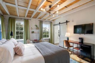 4th Floor Queen Suite Boutique hotel - Savannah - 8