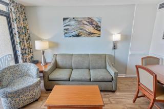 New Remodeled Direct Oceanfront Views Beach Cove - Myrtle Beach - 9