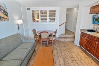 New Remodeled Direct Oceanfront Views Beach Cove - Myrtle Beach - 5