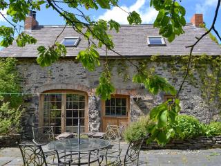 Hen Dy Goits - Llangadwaladr - 0