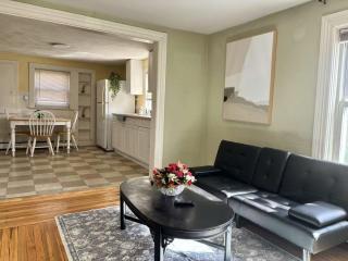 Entire cozy 2b1b home in federal Hill - Providence - 0