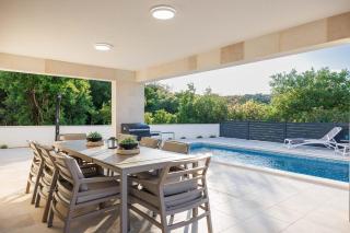 Holiday house with a swimming pool Vrbnik, Krk - 24526 - 2