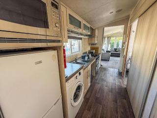 Lovely Wheelchair Friendly Caravan At Skipsea Sands In Yorkshire Ref 41167Wf - Barmston - 2