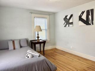 Entire cozy 2b1b home in federal Hill - Providence - 3