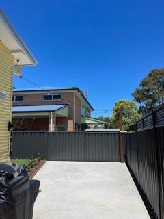 Daffodil on Owen - 8