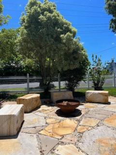 Daffodil on Owen - 1