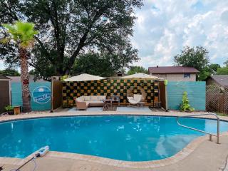 Breeze Blue with pool in quiet neighborhood - San Antonio - 0