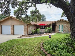 Breeze Blue with pool in quiet neighborhood - San Antonio - 8