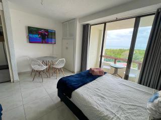 Sunrise Views Over the Lagoon - Cancún - 9