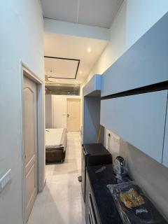 Luxurious and private studio apartment-Gaur Mall - Noida - 7