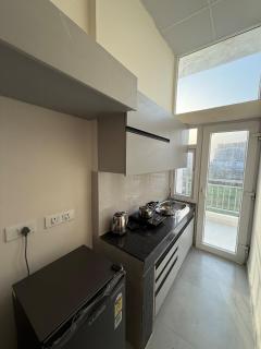 Luxurious and private studio apartment-Gaur Mall - Noida - 3