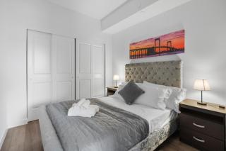Peaceful 2BR Retreat with parking Situated 7 Mins to the Falls - Niagara Falls - 7