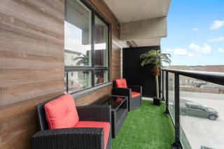 Peaceful 2BR Retreat with parking Situated 7 Mins to the Falls - 3