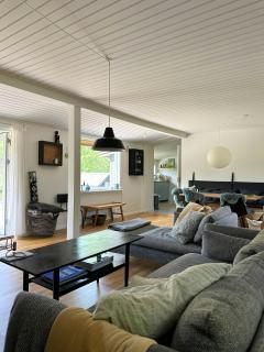 Ceramics And Natural Colours In Peaceful Home - Vejby - 6