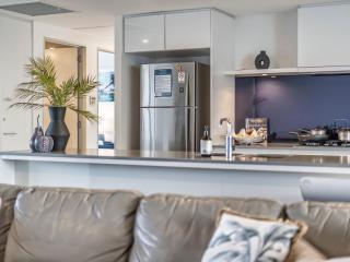 Circle on Cavill, Pool, Spa, Gym - Steps to Beach - Gold Coast - 1