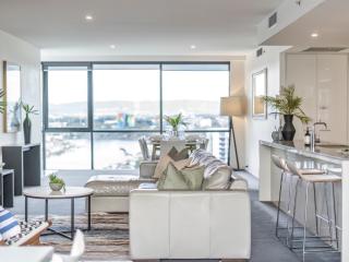 2BR Unit Heart of Surfers Paradise - Spa, Pool - 2