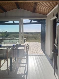 Charming Coastal Retreat With Sea View - Højby - 9