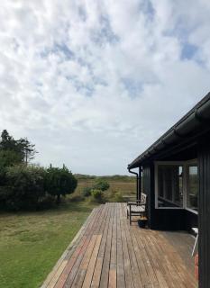 Charming Coastal Retreat With Sea View - Højby - 8