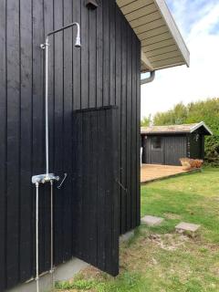 Charming Coastal Retreat With Sea View - Højby - 2