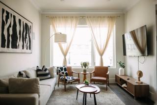LUXE 3BR with Free Parking & Backyard and 15min to NYC - Jersey City - 9