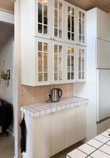 Family-Friendly Summer House Near The Beach - 1