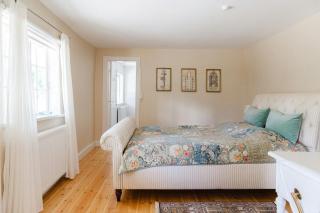 Idyllic Romantic "Hospital" In Nature - 2