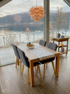 Seafront Retreat With Panoramic Mountain Views - Ballangen - 2
