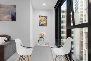 Stylish 2BR - Tallest Building in City plus Pool, Gym - 7