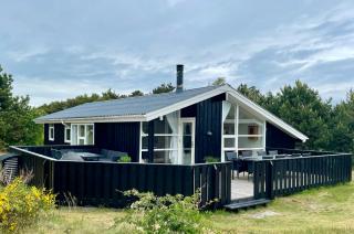 Family-Friendly Cottage Near Ebeltoft Beach - 1