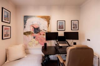 Grappa Court Penthouse Apartment in North Hobart - - 5