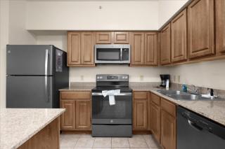 Cozy Orlando Resort Condo 4Mi from Disney - 8