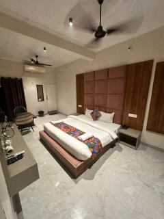 Ramas home stay - Ayodhya - 1