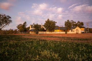 Mount Wood Homestead - - 0