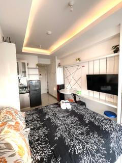 Elegant & Cozy Studio Pakuwon Mall, Anderson Tower by B&B - Surabaya - 9