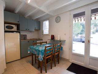 Maison plage à 900m, 3 chambres, terrasse, barbecue, parking, proximité commerces, calme assuré - FR-1-705-61 - Les Mathes - 4