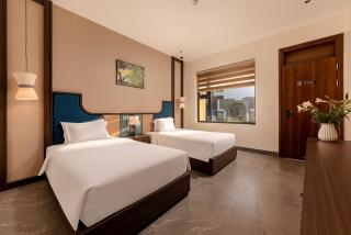 Tam Coc Center Luxury Hotel & Villa - 1