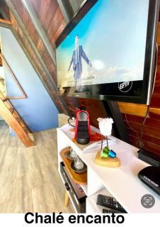 Chalé Na coruja e Chalé Encanto com BANHEIRA com AQUECEDOR e hidromassagem 7,5km centro Águas com COM CAFÉ, internet Starlink - 1