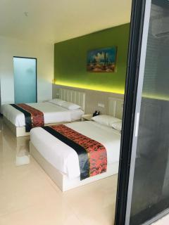 Nausori Plaza Hotel - - 2