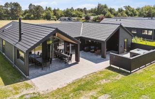 Amazing Home In Højby With Sauna - Højby - 4